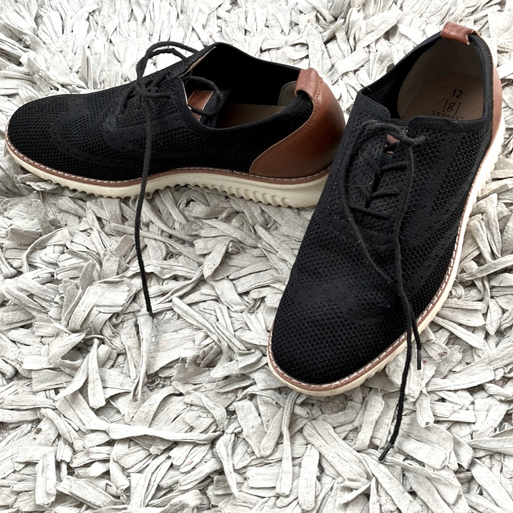 Men’sGeorge shoes, dress or casual. Memory form. Size 12.